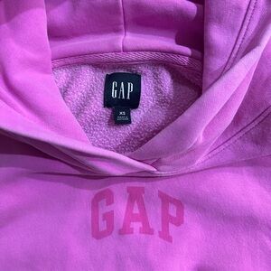 GAP Vintage Soft Arch Logo Cropped Hoodie